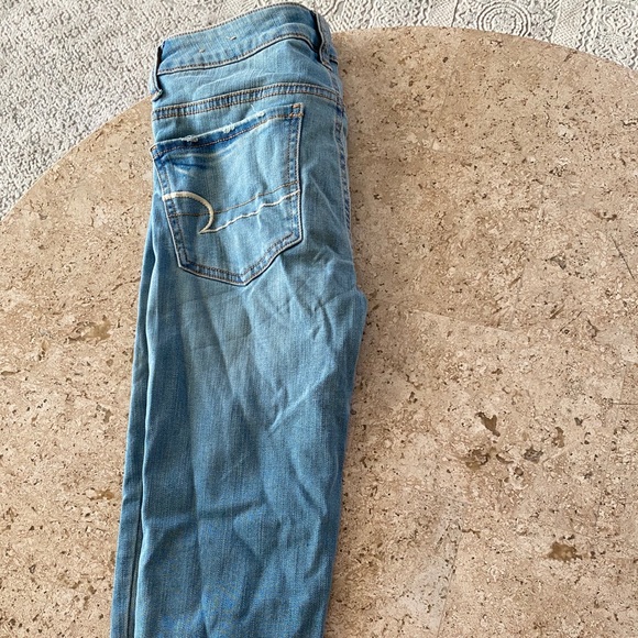 American Eagle light wash jeans - Picture 3 of 3